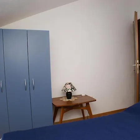 739d Postira